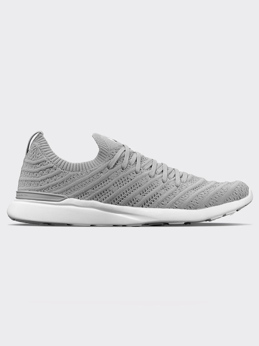 APL TECHLOOM WAVE CEMENT/WHITE size 5 Women’s  3.5 Youth
